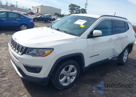 2018 Jeep Compass Latitude 4X4 z USA, uszkodzony, nr VIN 3C4NJDBB4JT479004